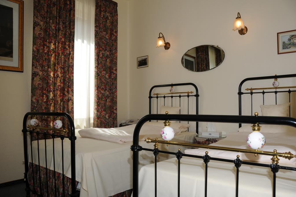 Hotel Admiral Висбаден Стая снимка